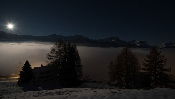Nächtliche Berglandschaft über Mathon